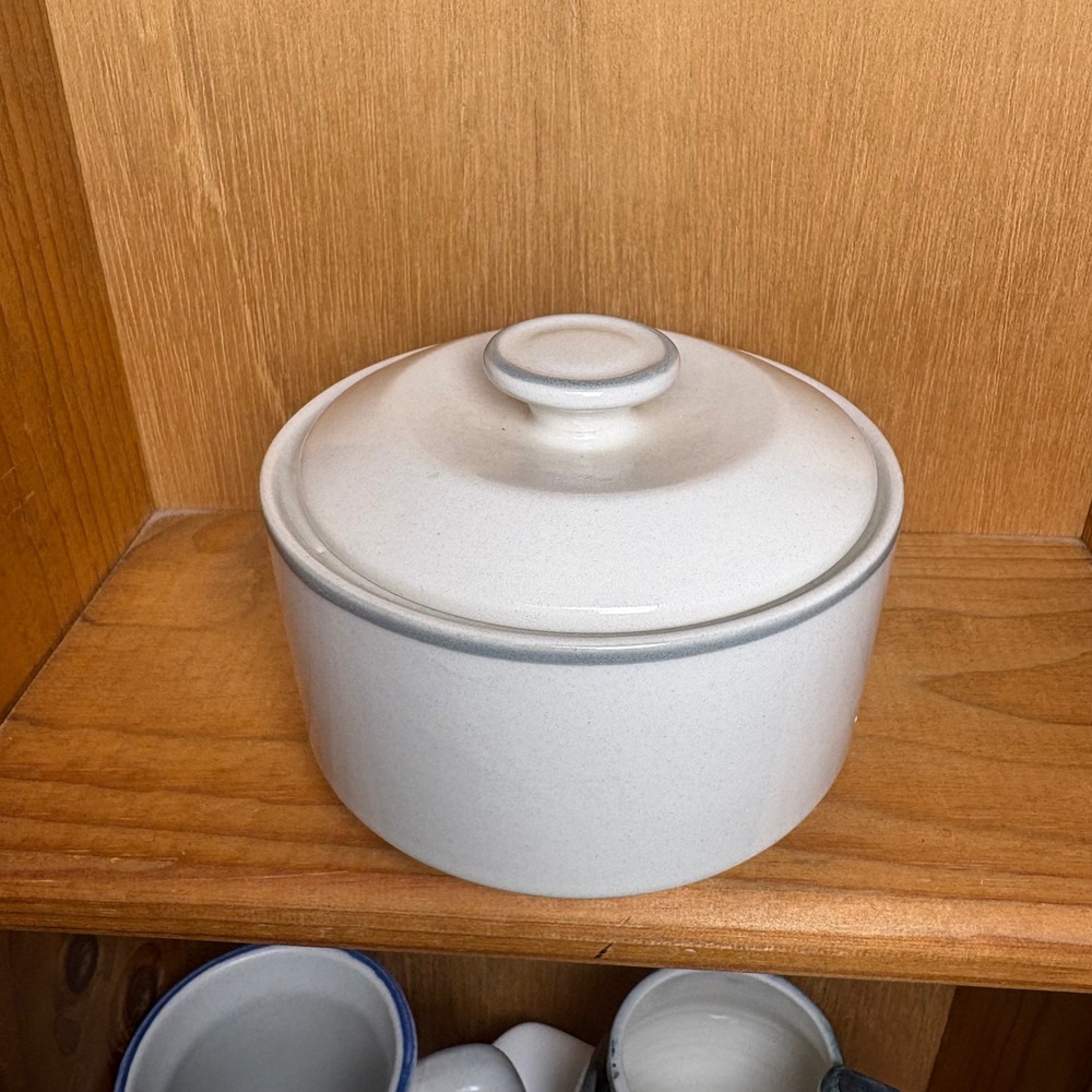 International Stoneware Japan Lidded Sugar Bowl Vintage Cream Blue Gray Rim
